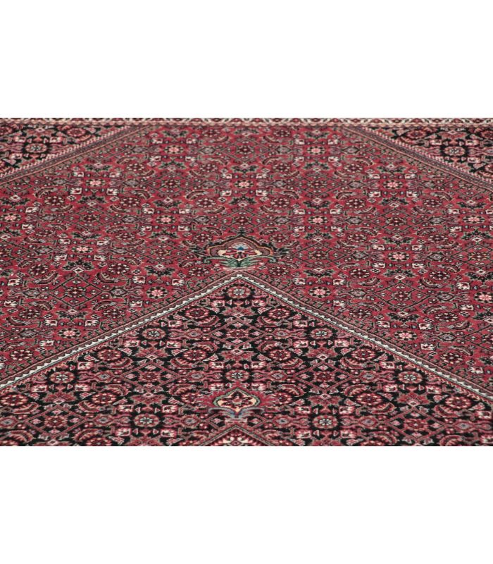 Bidjar with silk contours