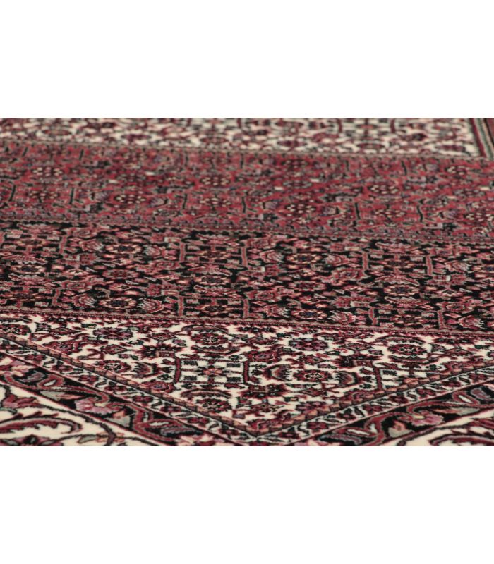 Bidjar with silk contours