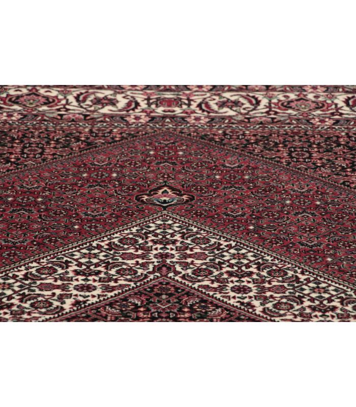 Bidjar with silk contours