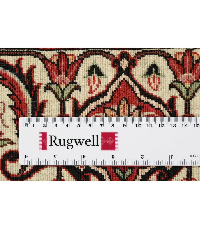 Bidjar with silk contours