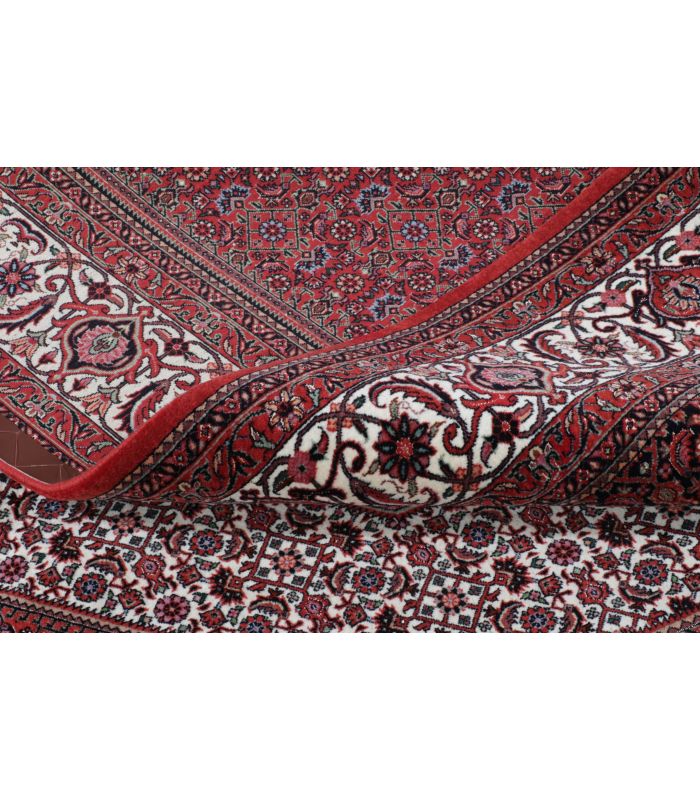 Bidjar with silk contours