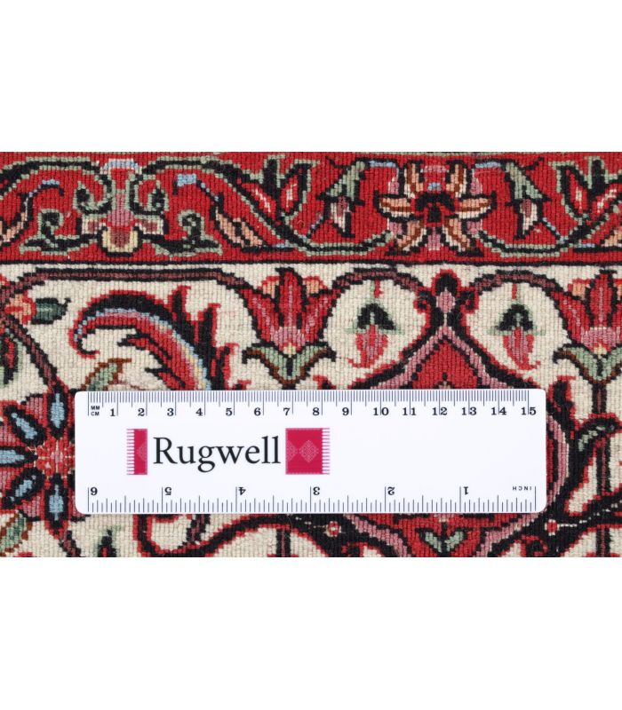 Bidjar with silk contours