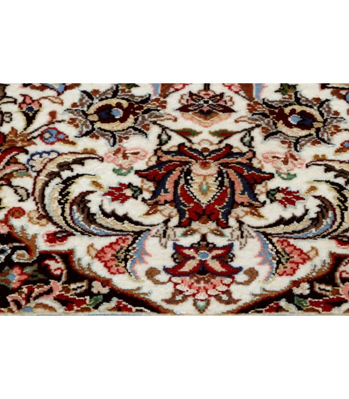 Ilam Sherkat auf Seide