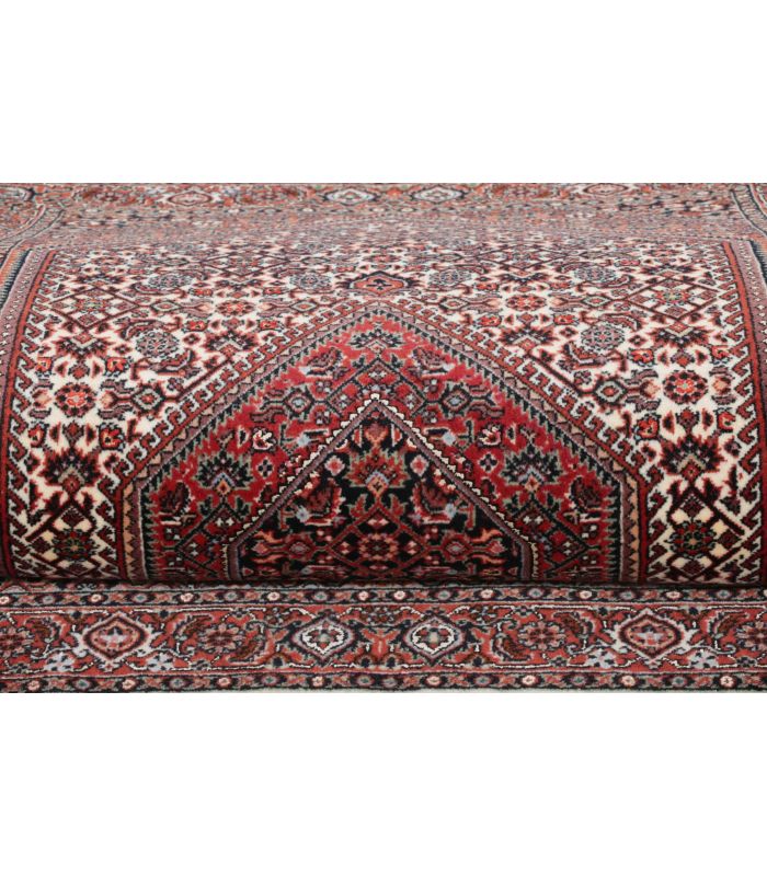 Bidjar with silk contours