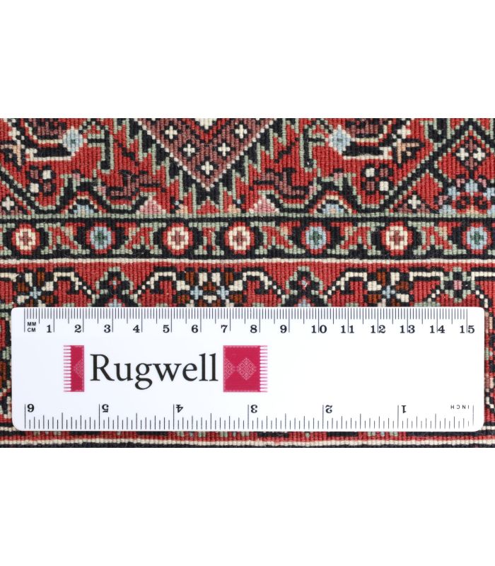 Bidjar with silk contours