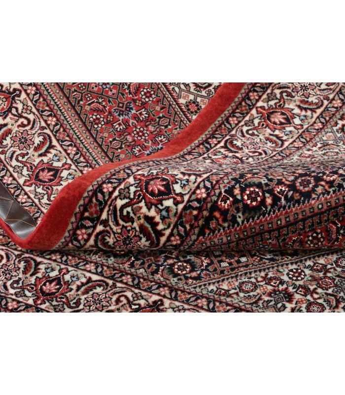 Bidjar with silk contours