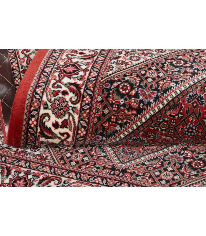 Bidjar with silk contours