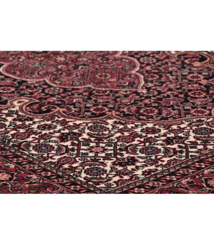 Bidjar with silk contours