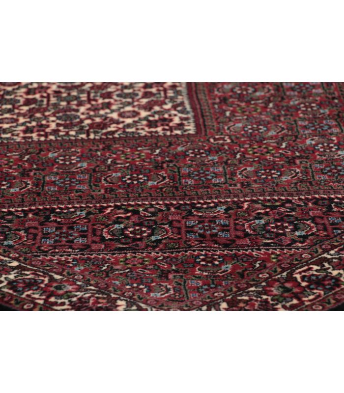 Bidjar with silk contours