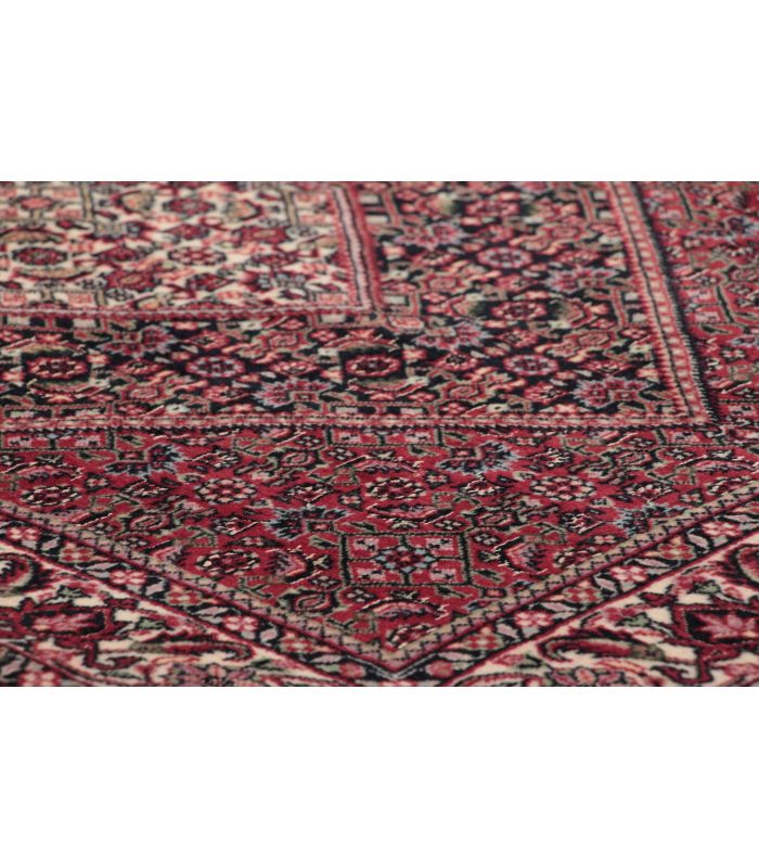 Bidjar with silk contours