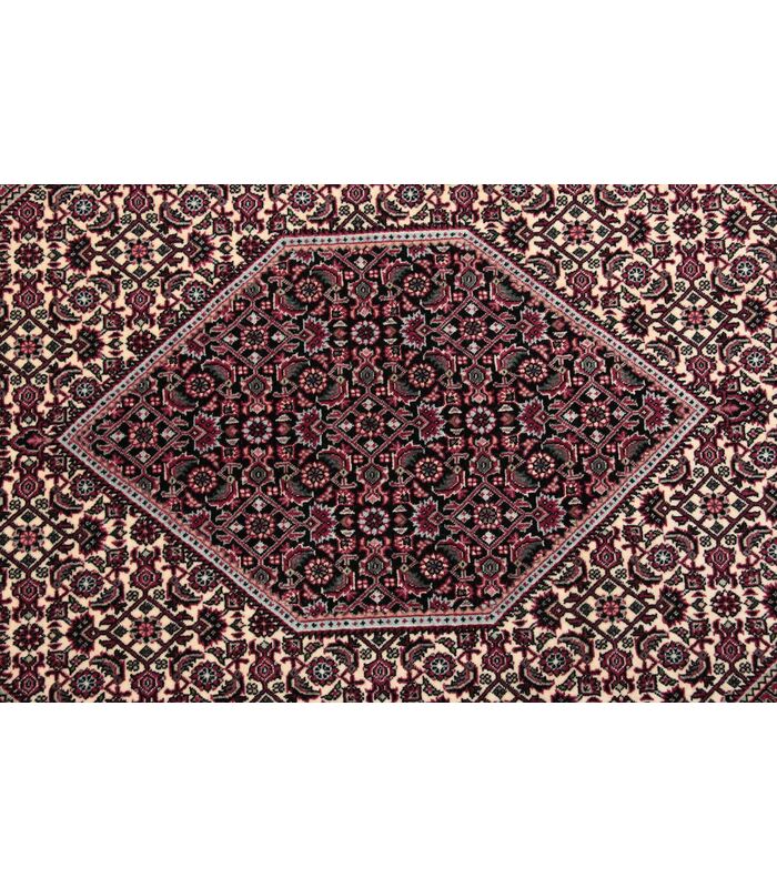 Bidjar with silk contours