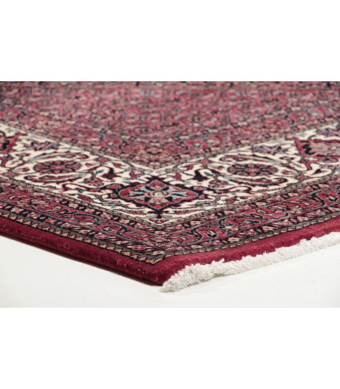 Bidjar with silk contours