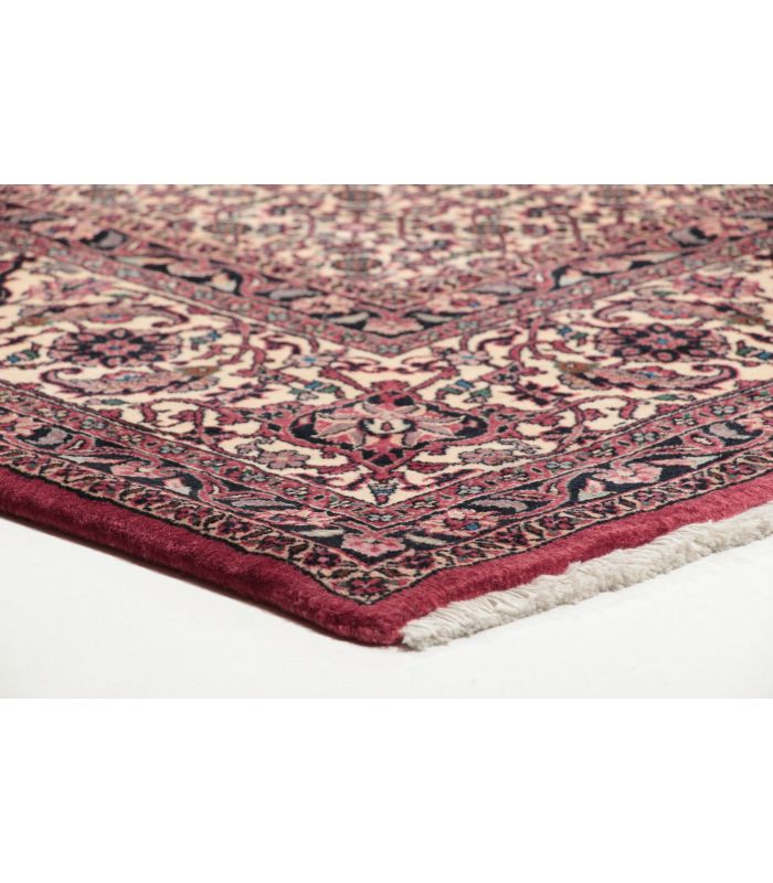 Bidjar with silk contours