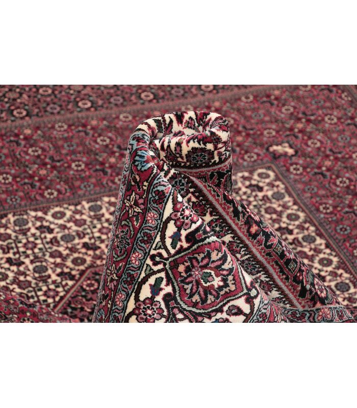 Bidjar with silk contours