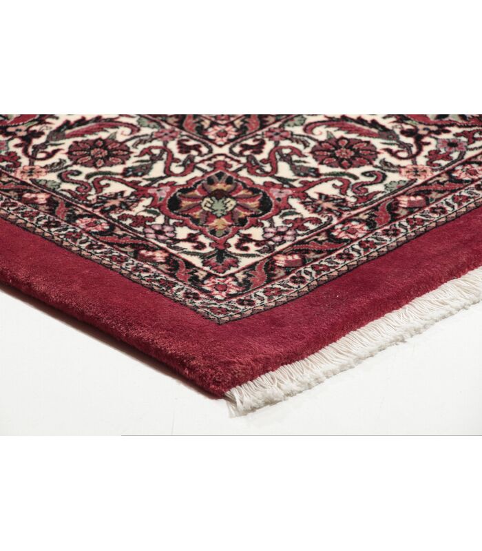 Bidjar with silk contours