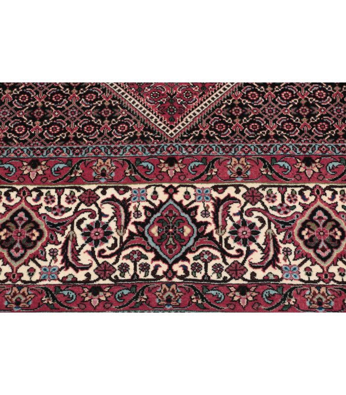 Bidjar with silk contours