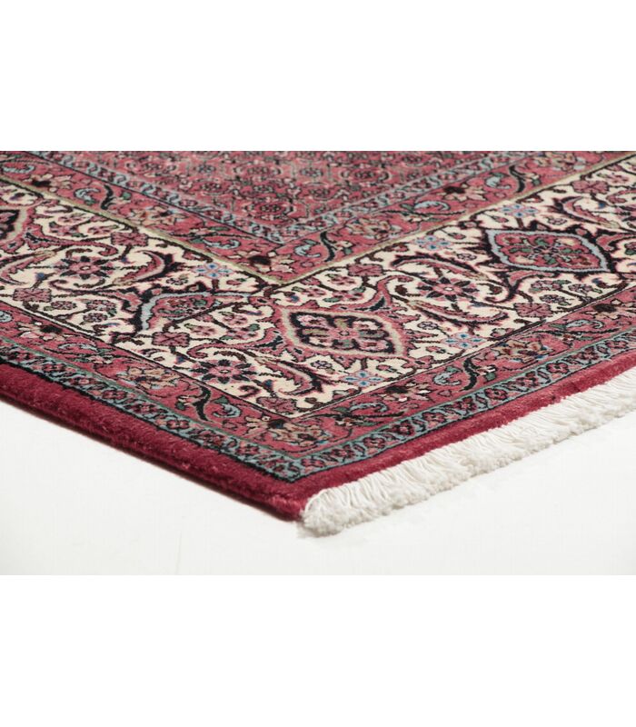 Bidjar with silk contours