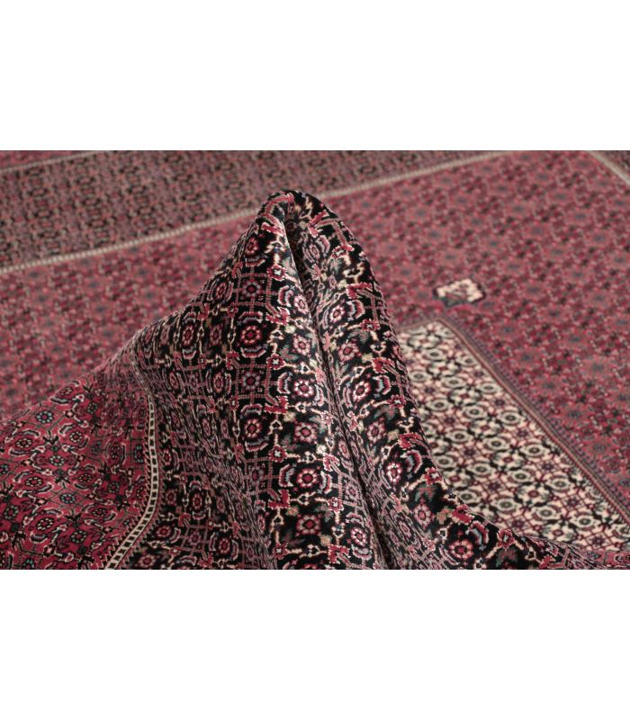 Bidjar with silk contours