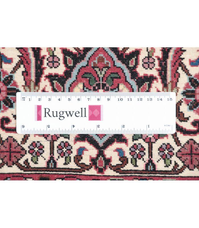 Bidjar with silk contours