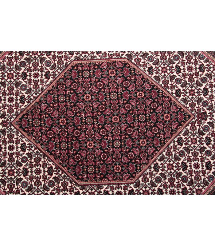 Bidjar with silk contours