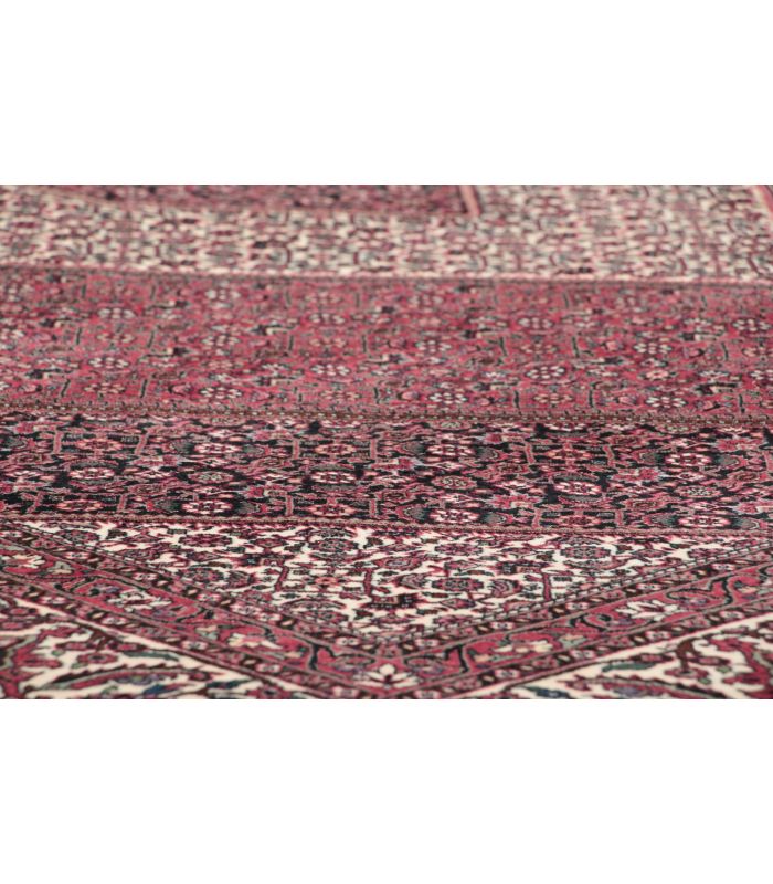 Bidjar with silk contours