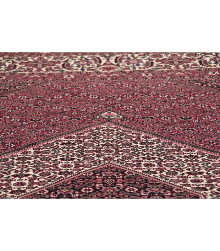 Bidjar with silk contours