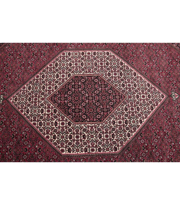 Bidjar with silk contours