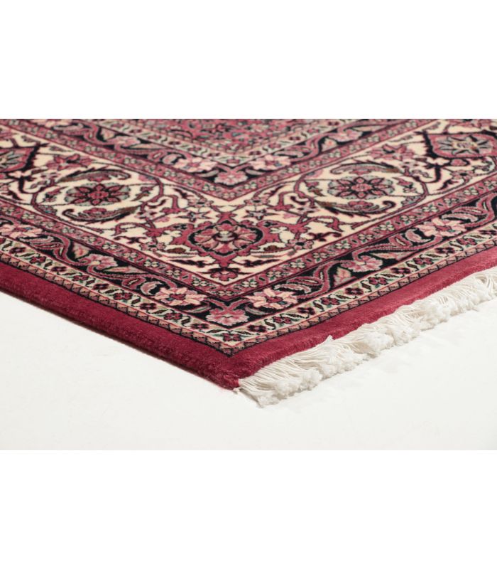 Bidjar with silk contours