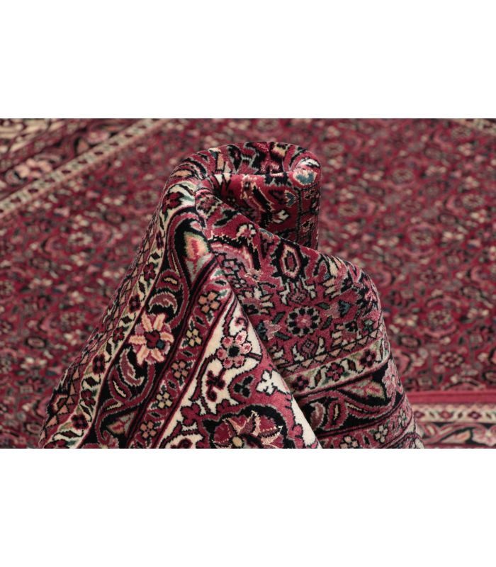 Bidjar with silk contours