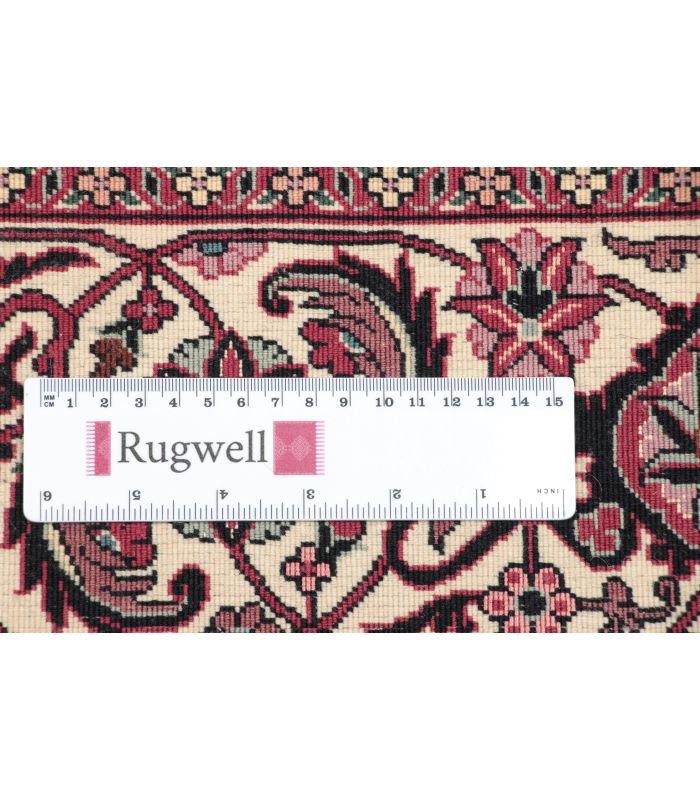 Bidjar with silk contours