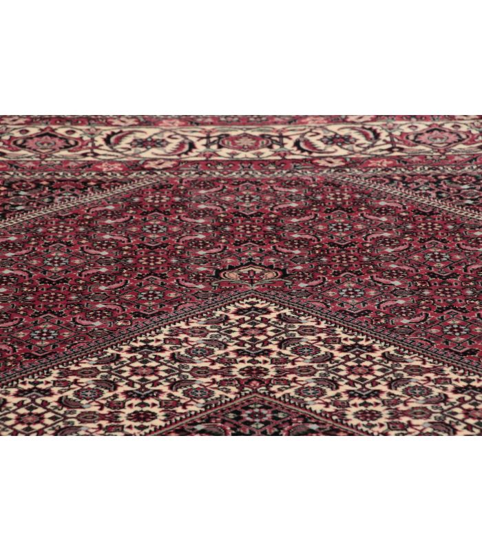 Bidjar with silk contours