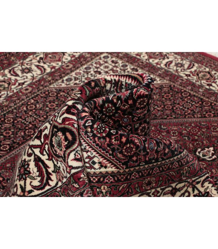 Bidjar with silk contours