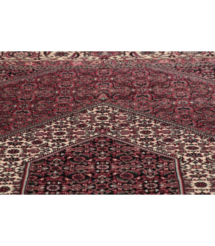 Bidjar with silk contours