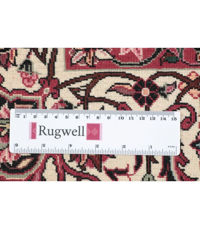 Bidjar with silk contours