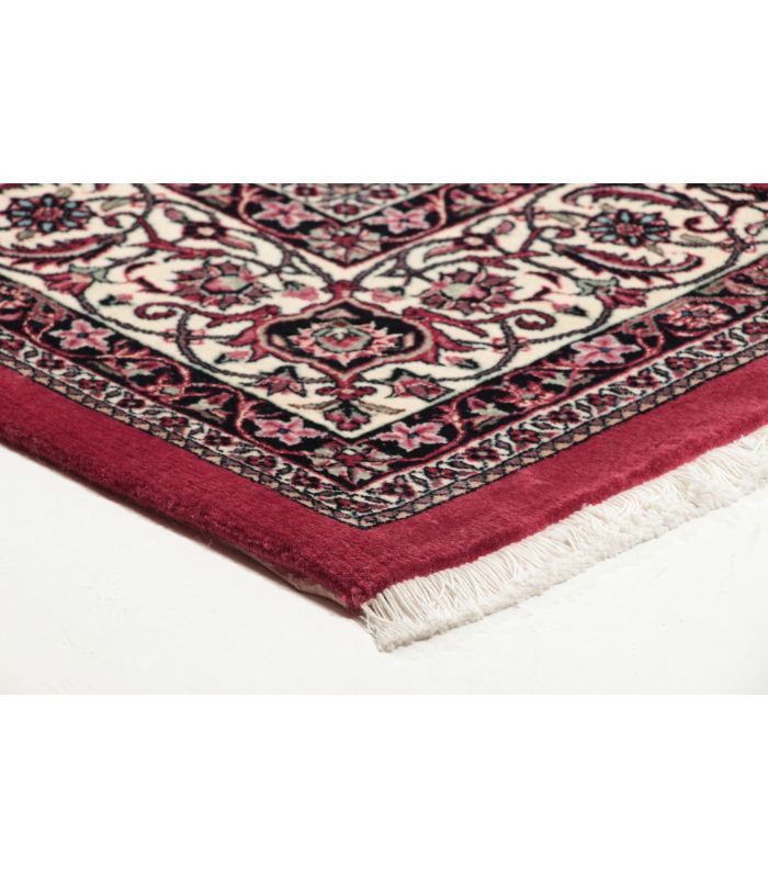 Bidjar with silk contours