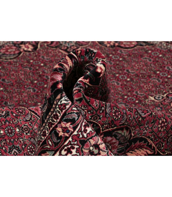 Bidjar with silk contours