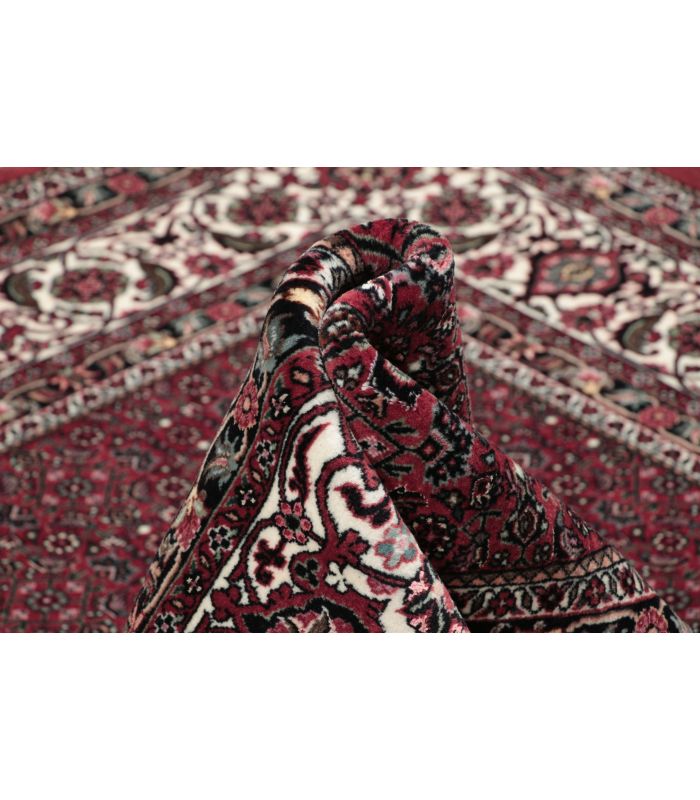 Bidjar with silk contours