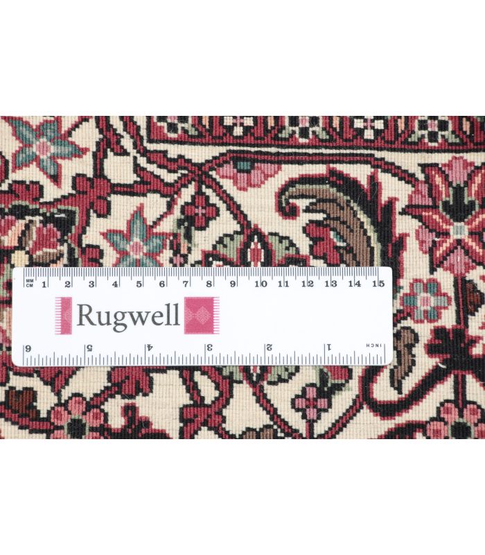 Bidjar with silk contours