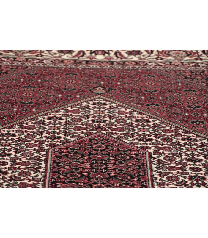 Bidjar with silk contours