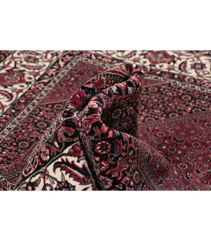 Bidjar with silk contours