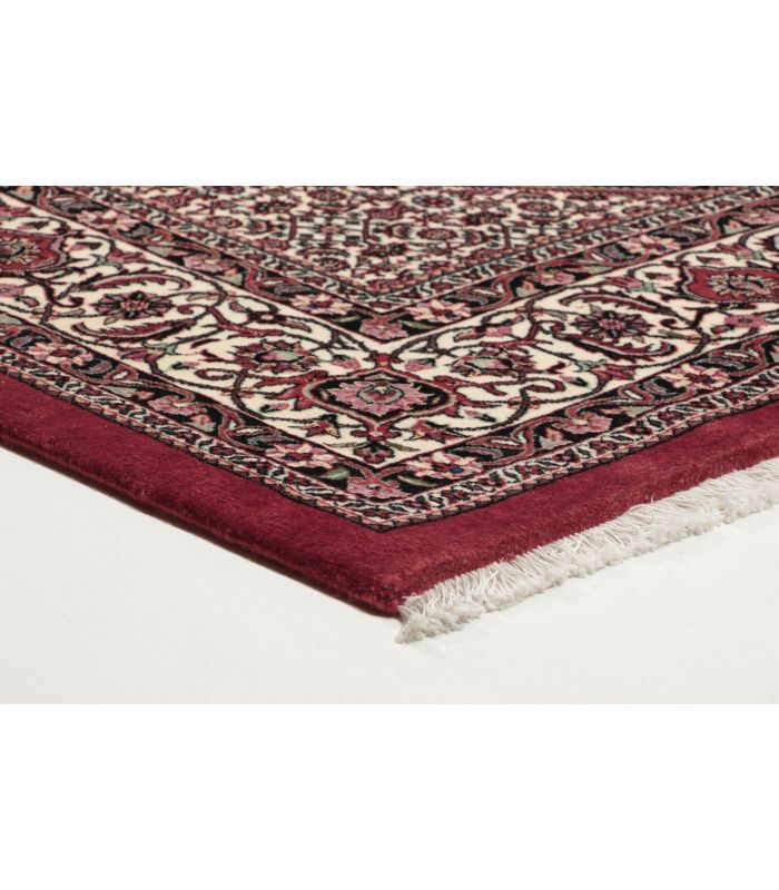 Bidjar with silk contours