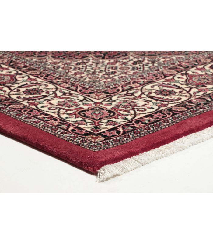 Bidjar with silk contours