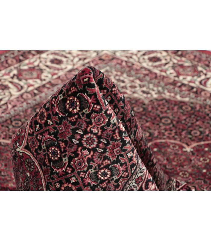 Bidjar with silk contours