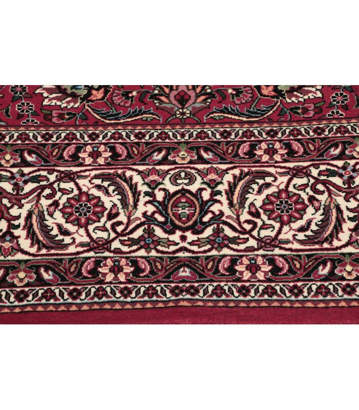 Bidjar with silk contours