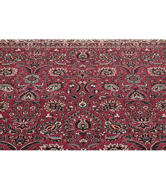 Bidjar with silk contours