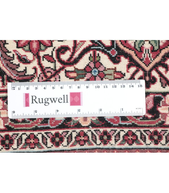 Bidjar with silk contours